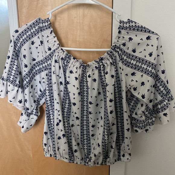 Small Floral Off Shoulder Tops - Picture 2 of 2